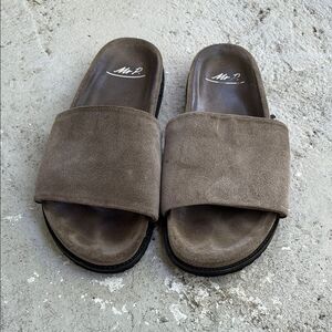 Mr P. Suede slides
